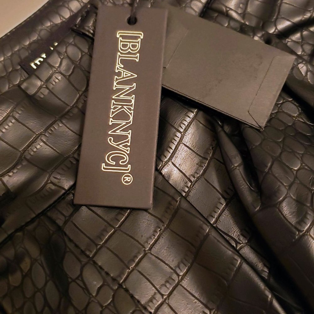 BLANKNYC Nwt Faux Crocodile Leather Pants 26 Pleated High Waist Black - Picture 7 of 11